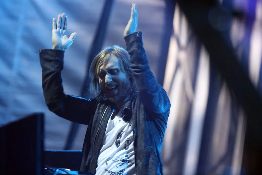 DJ David Guetta podczas koncertu (2012)