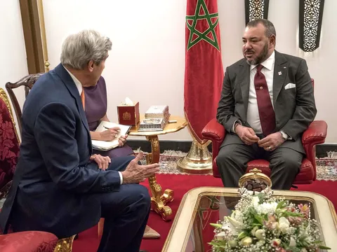 Maroko | Król Muhammad VI podczas spotkania z sekretarzem stanu USA Johnem Kerrym