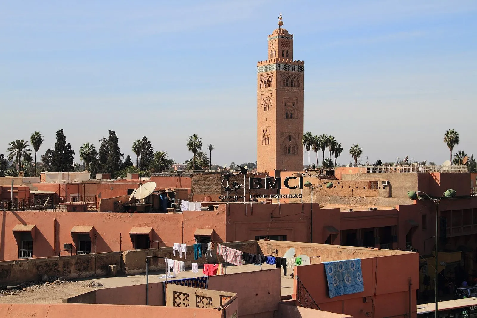 Maroko | Panorama Marrakeszu z minaretem Kutubijji