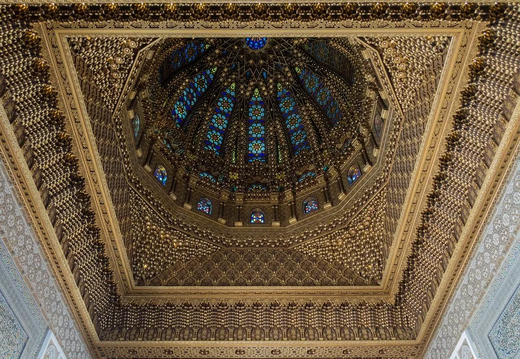 Maroko | Zdobiony sufit Mauzoleum Muhammada V w Rabacie